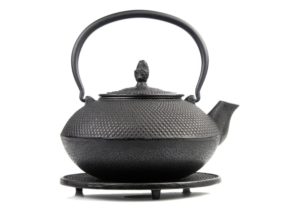 Cast_Iron_Teapot_Black_2016__51326.1592248374
